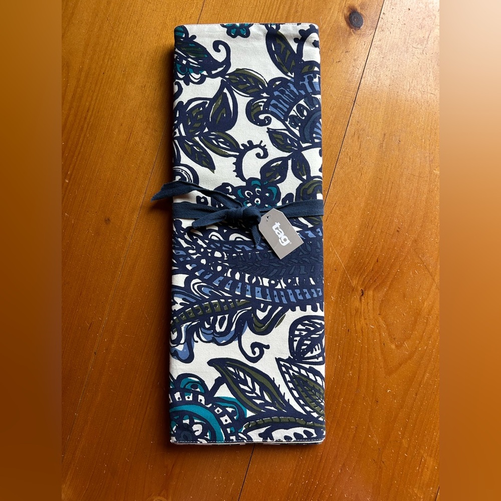 Tag  Blue and White Table Runner